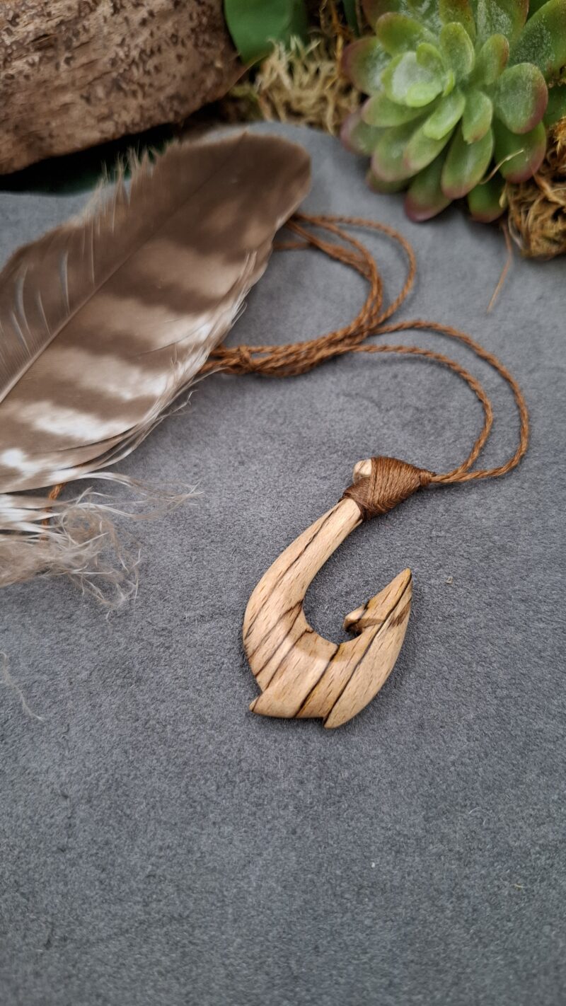 Hei Matau - aus gestocktem Buchenholz – Bild 4